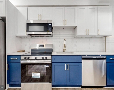 2320 W Lexington Street - Photo Thumbnail 9