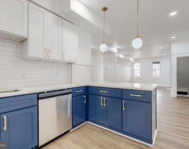 2320 W Lexington Street - Photo Thumbnail 10