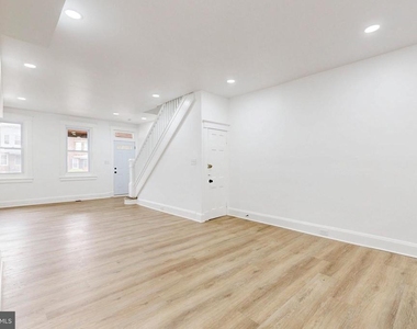2320 W Lexington Street - Photo Thumbnail 3