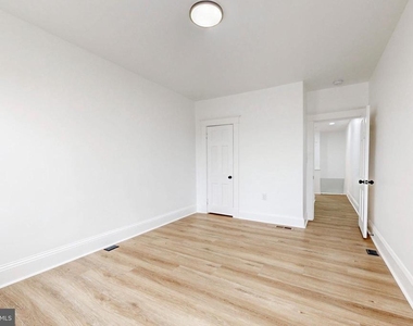 2320 W Lexington Street - Photo Thumbnail 23