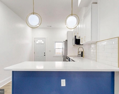 2320 W Lexington Street - Photo Thumbnail 7