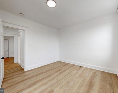 2320 W Lexington Street - Photo Thumbnail 20
