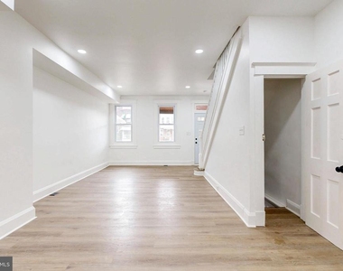 2320 W Lexington Street - Photo Thumbnail 4