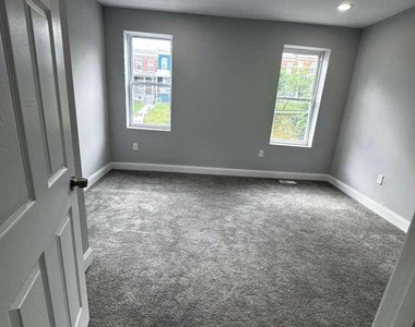621 Denison Street - Photo Thumbnail 9