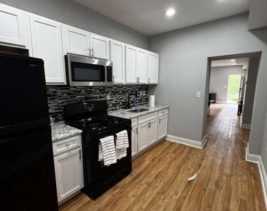 621 Denison Street - Photo Thumbnail 3