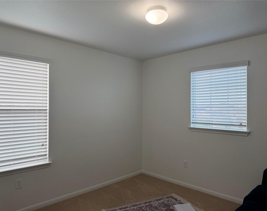 12111 Riprap Dr - Photo Thumbnail 12