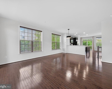 1169 Carinoso Circle - Photo Thumbnail 7