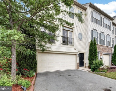 1169 Carinoso Circle - Photo Thumbnail 2