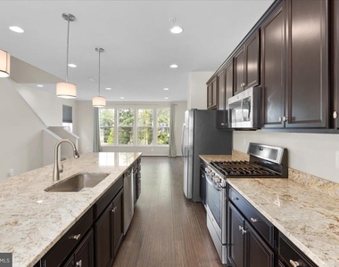 7210 Hartley Lane - Photo Thumbnail 3