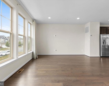 7210 Hartley Lane - Photo Thumbnail 9