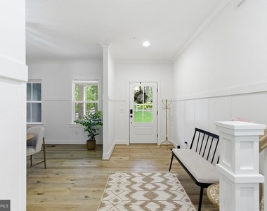 916 Waterview Drive - Photo Thumbnail 10