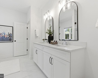 916 Waterview Drive - Photo Thumbnail 4