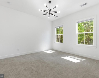 916 Waterview Drive - Photo Thumbnail 20