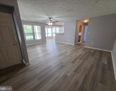 2441 Blue Spring Court - Photo Thumbnail 3