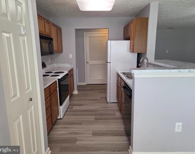 2441 Blue Spring Court - Photo Thumbnail 8