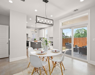 1809 Chestnut - Photo Thumbnail 11
