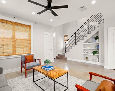1809 Chestnut - Photo Thumbnail 1