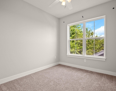 1809 Chestnut - Photo Thumbnail 21
