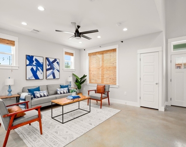 1809 Chestnut - Photo Thumbnail 4