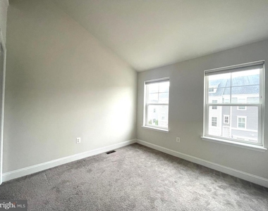 7805 Loblolly Way - Photo Thumbnail 12