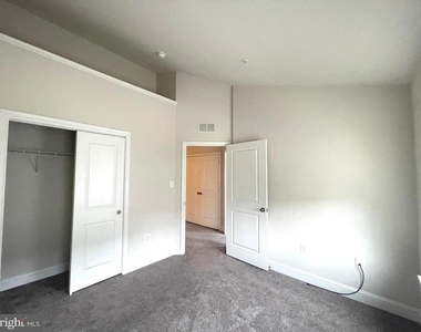 7805 Loblolly Way - Photo Thumbnail 15