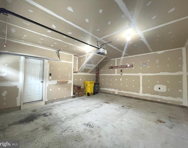 7805 Loblolly Way - Photo Thumbnail 23
