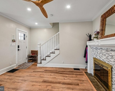 105 Dinsmore Avenue - Photo Thumbnail 4