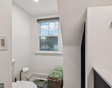 105 Dinsmore Avenue - Photo Thumbnail 23
