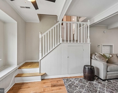 105 Dinsmore Avenue - Photo Thumbnail 5
