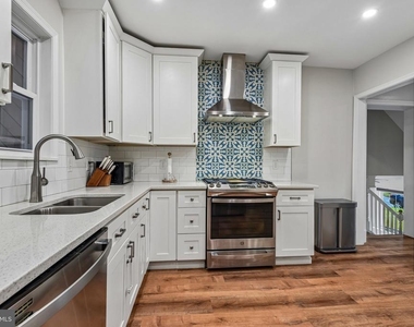 105 Dinsmore Avenue - Photo Thumbnail 15