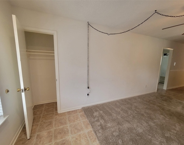 5806 Nassau Dr - Photo Thumbnail 3
