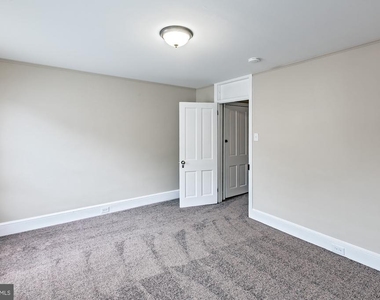 1607 Howland Street - Photo Thumbnail 10