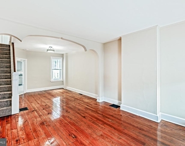 1607 Howland Street - Photo Thumbnail 4