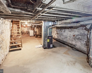 1607 Howland Street - Photo Thumbnail 13