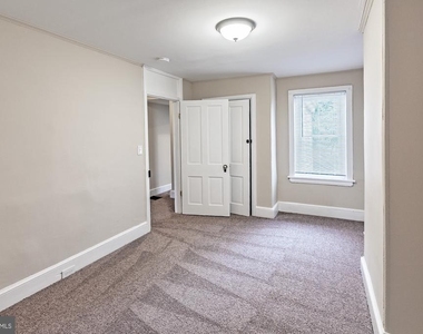 1607 Howland Street - Photo Thumbnail 11