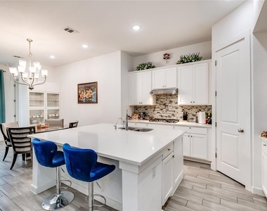 833 Whitetail Dr - Photo Thumbnail 14