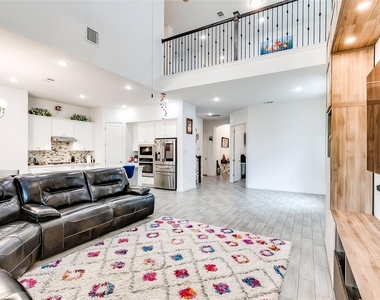 833 Whitetail Dr - Photo Thumbnail 4