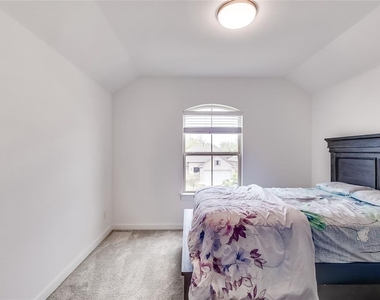 833 Whitetail Dr - Photo Thumbnail 28