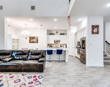 833 Whitetail Dr - Photo Thumbnail 10