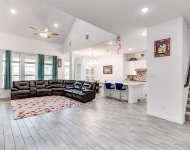 833 Whitetail Dr - Photo Thumbnail 12