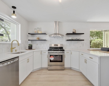 4011 Eskew Dr - Photo Thumbnail 8