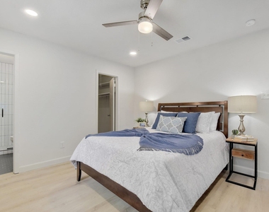 4011 Eskew Dr - Photo Thumbnail 11