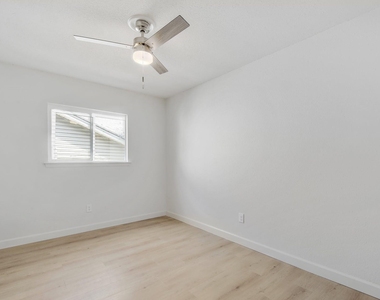 4011 Eskew Dr - Photo Thumbnail 15