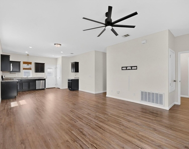 12713 Robert Taft St - Photo Thumbnail 7