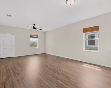 12713 Robert Taft St - Photo Thumbnail 4