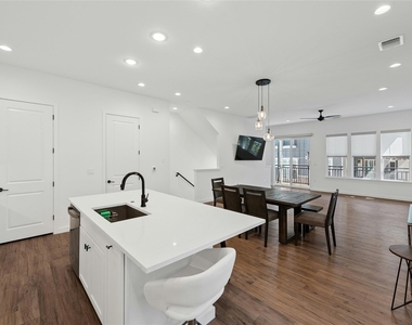 3809 Valley View Rd - Photo Thumbnail 11