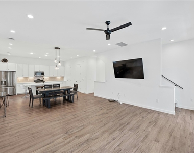 3809 Valley View Rd - Photo Thumbnail 5