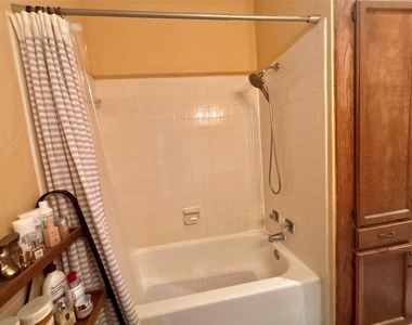 915 W 23rd St - Photo Thumbnail 18