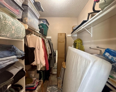 915 W 23rd St - Photo Thumbnail 24