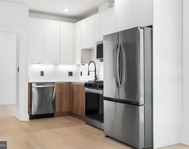 2504 41st Street Nw - Photo Thumbnail 4